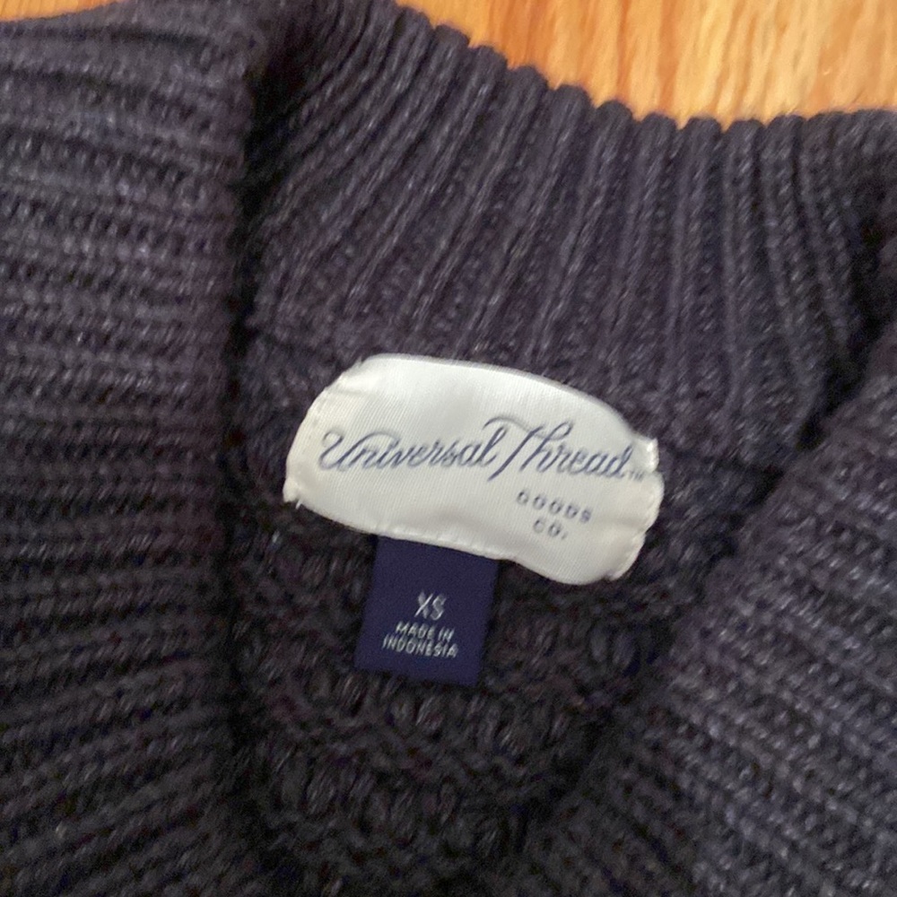 Universal Thread Sweater - Picture 4 of 7